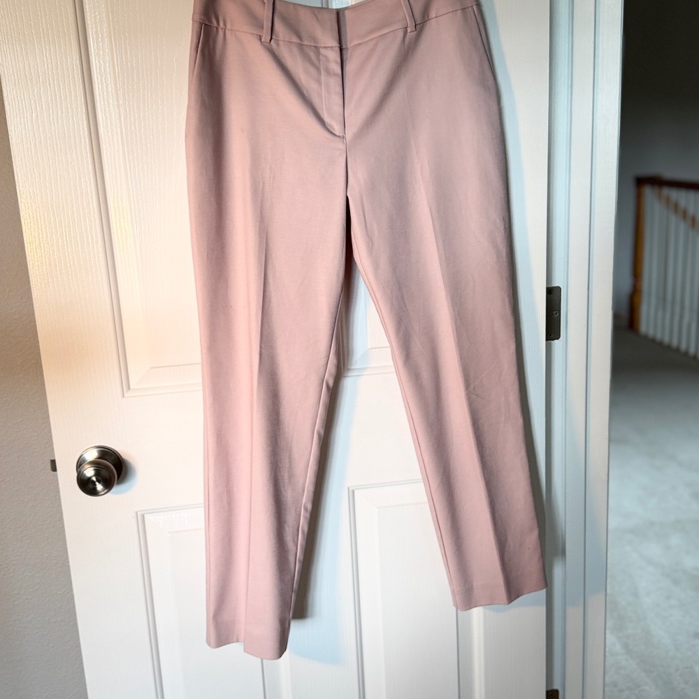 Women's Ann Taylor Trousers in Light Pink - Size 6P - Excellent condition